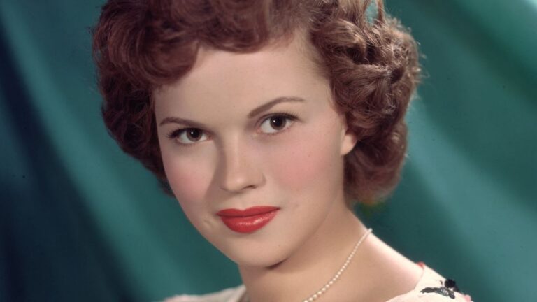 The Fascinating Legacy of Shirley Temple: Hollywood’s Little Wonder