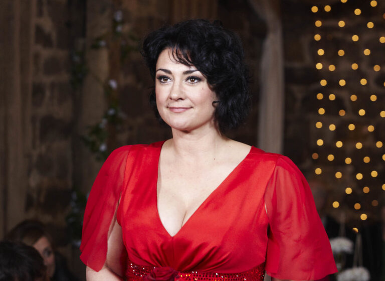 Natalie J. Robb: Spotlight on the Scottish Actress and Singer