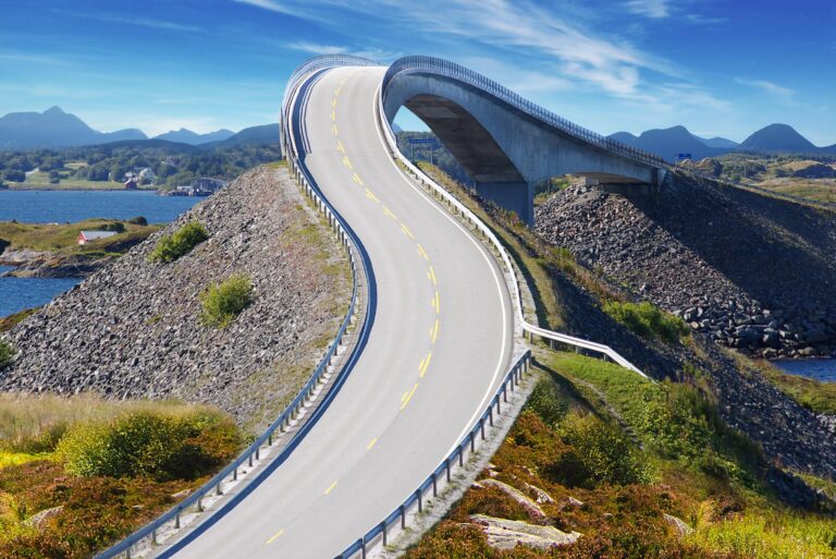 Discover the Breathtaking Storseisundet Bridge: Norway’s Engineering Marvel