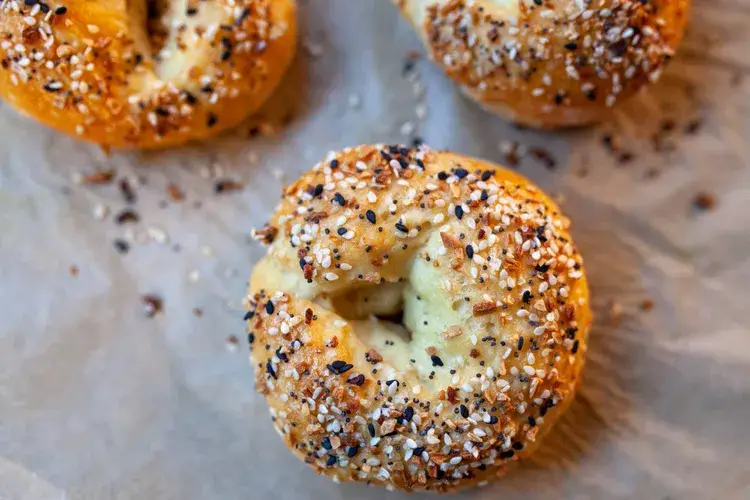 Easy 2-Ingredient Bagels Recipe