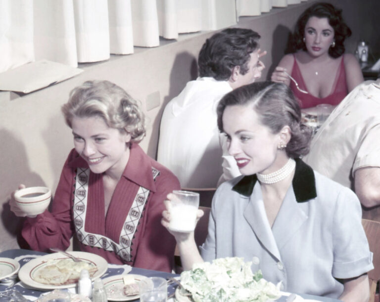 Hollywood Glamour: A Glimpse into MGM’s 1954 Canteen