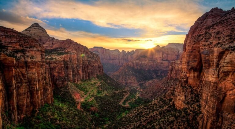 Hiking in Zion National Park: A Nature Lover’s Paradise