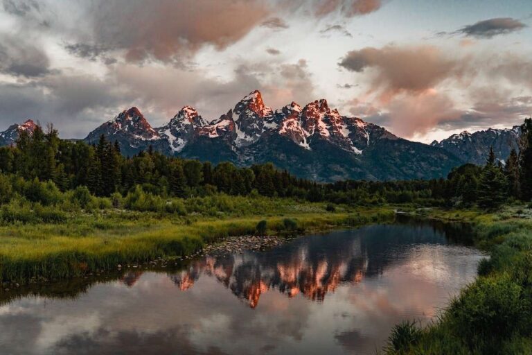 Exploring the Majestic Grand Teton National Park: A Natural Wonder in Wyoming