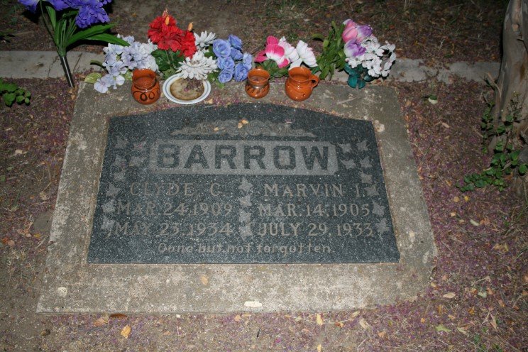 Clyde barrow grave