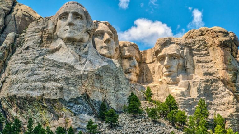12 U.S. Landmarks Americans Have Trouble Identifying